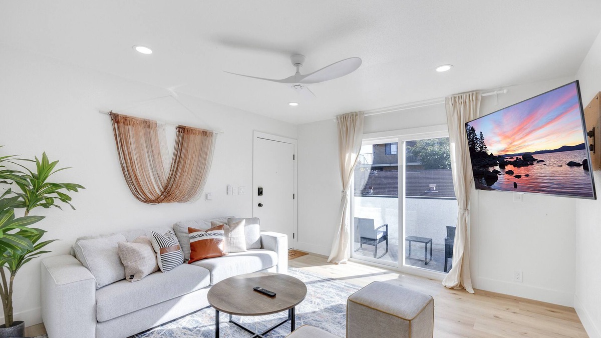 Eastside House | Charming Coastal Retreat LB 5 min 2 Beach/downtown