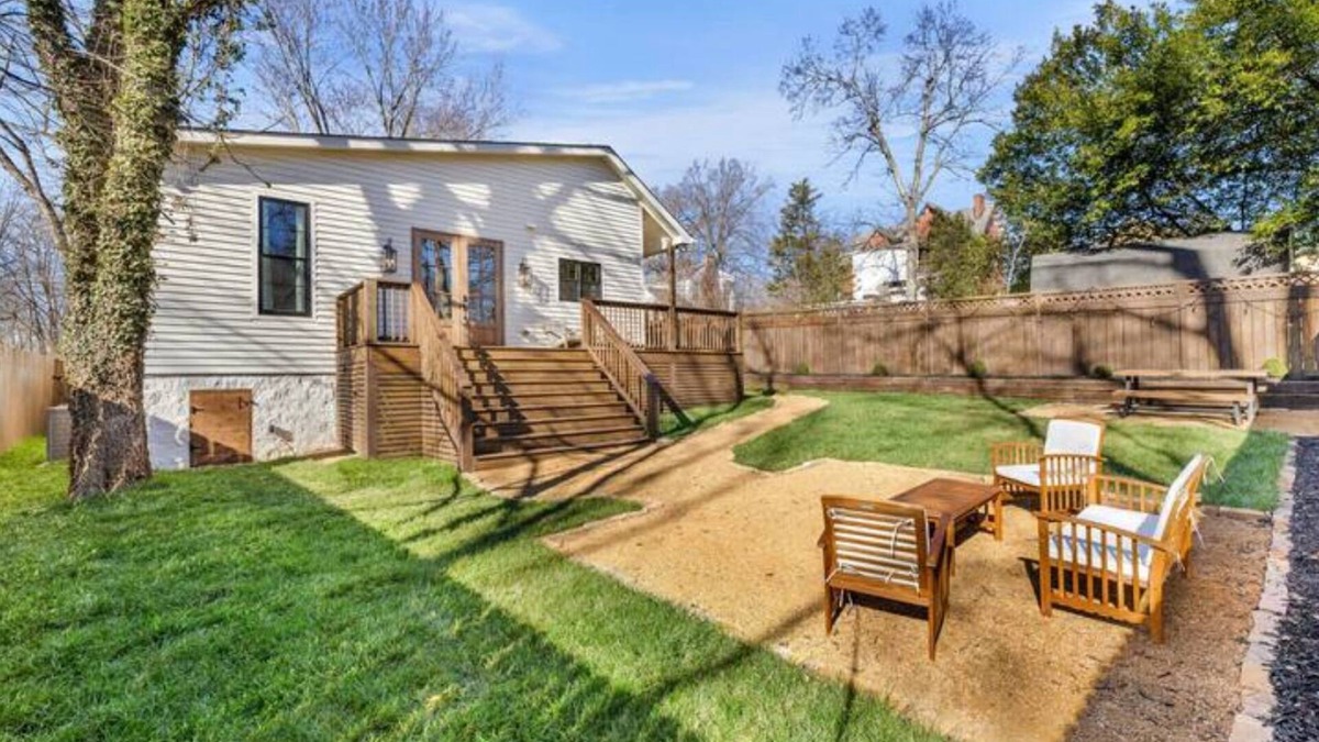 Downtown House | Charming Columbia Home - walking distance to downtown and the Arts Districtnn