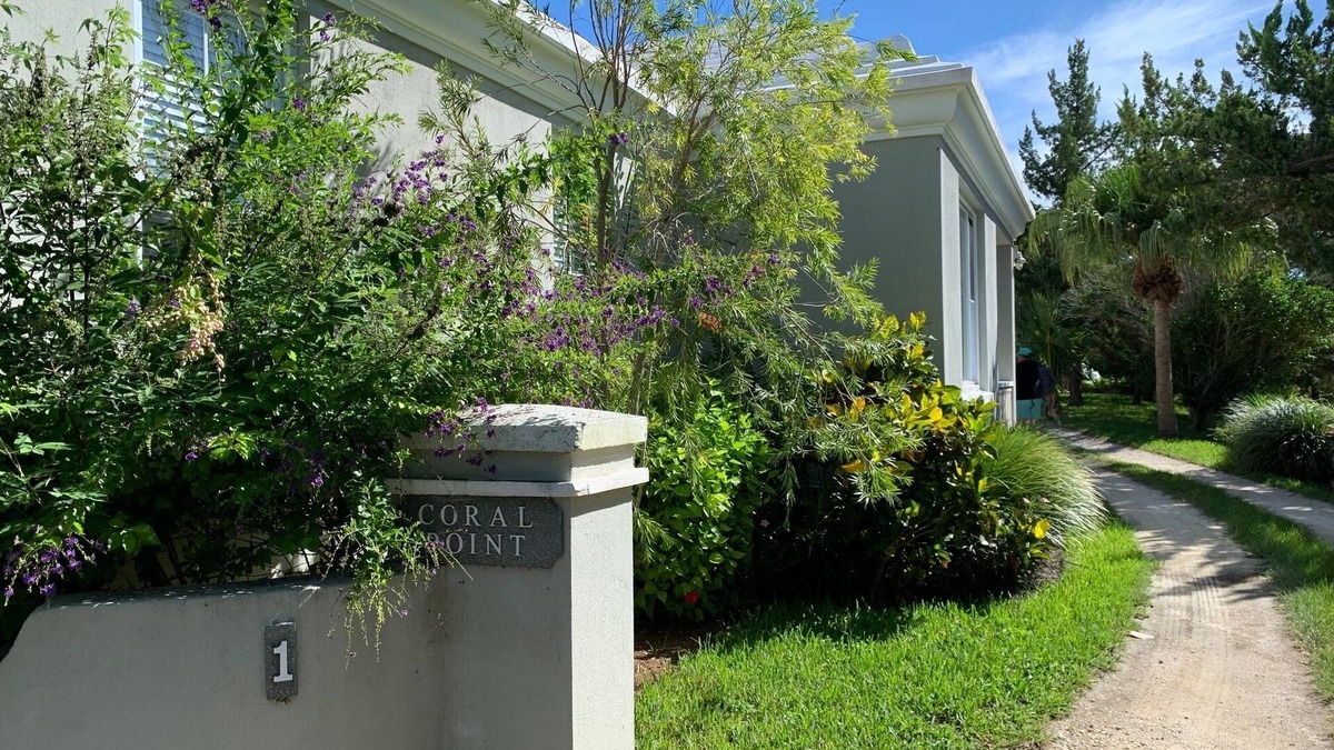 Southampton Cottage | Charming , Comfortable Cottage Near Amenities