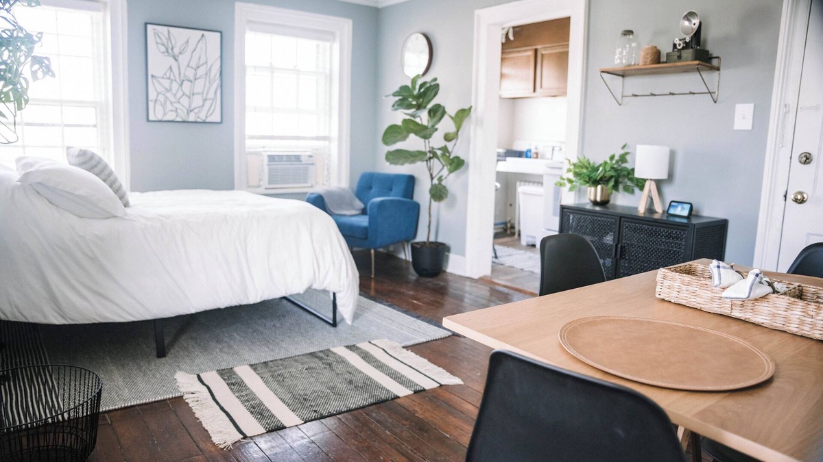 Leesburg's Old and Historic District Apartment | Charming condo in Walkable Downtown Leesburg