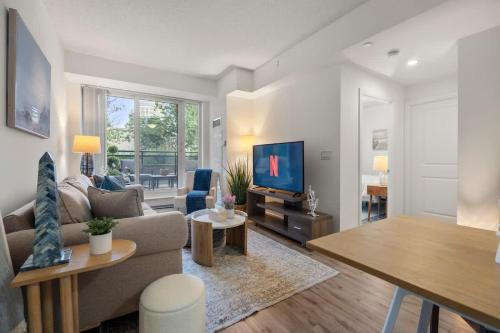 Islington - City Centre West Apartment | Charming Condo with Private Terrace in Etobicoke