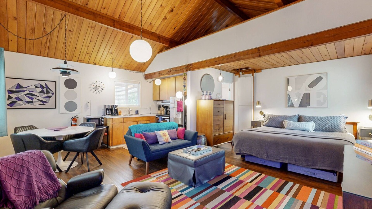 Seaside House | Charming & convenient cottage - one block from the beach & prom with front porch