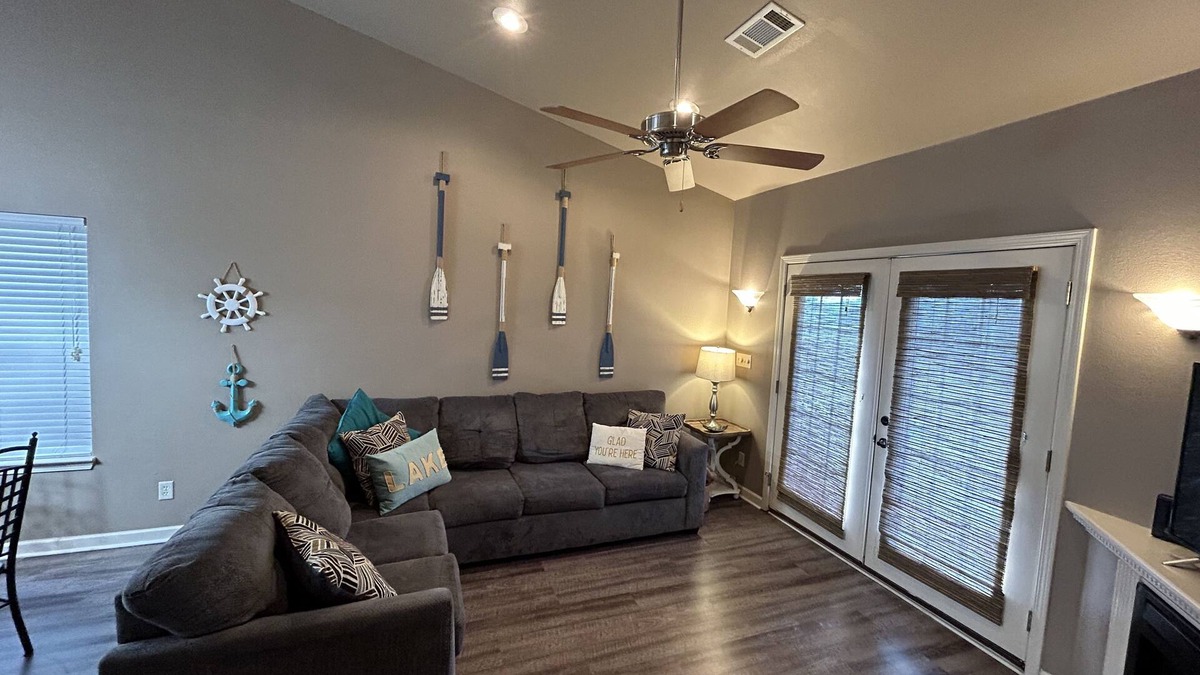 Mid America Condo | Charming, Conveniently Located Hot Springs Condo