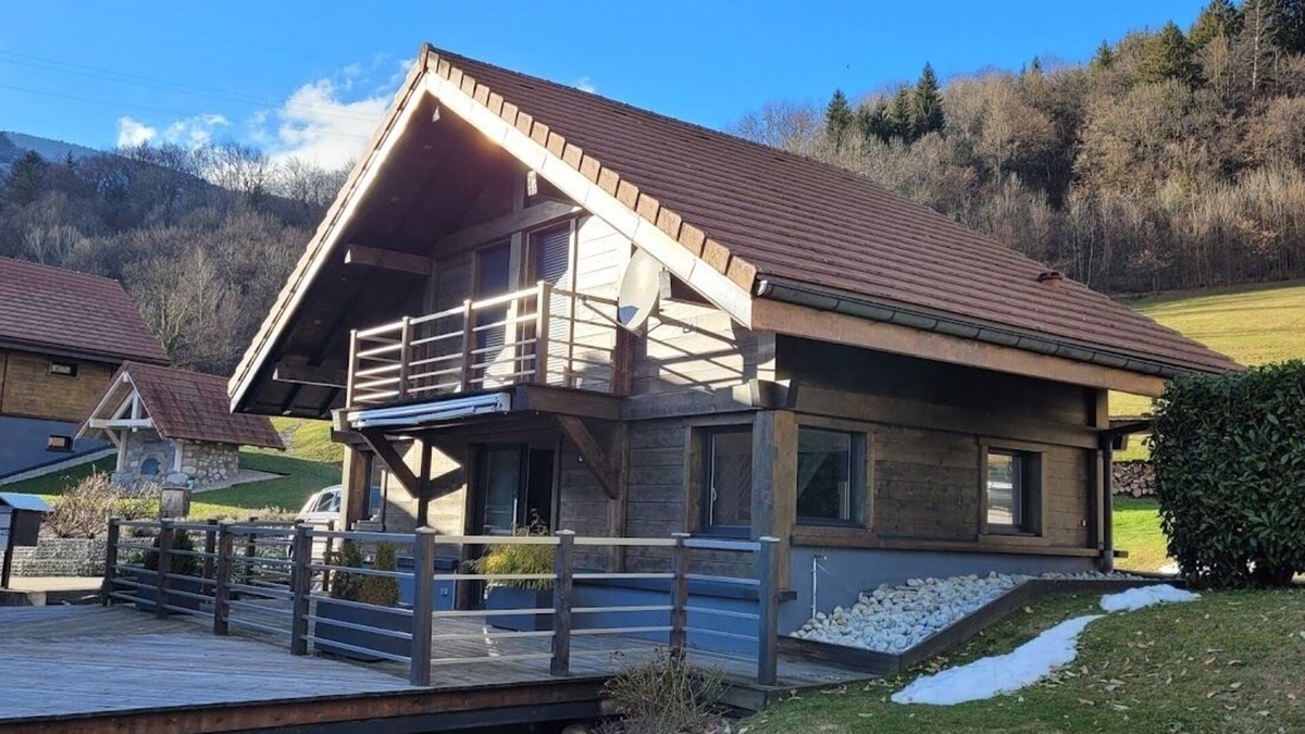 Dingy-Saint-Clair House | CHARMING, COSY DUPLEX CHALET BETWEEN LAKE AND MOUNTAINS