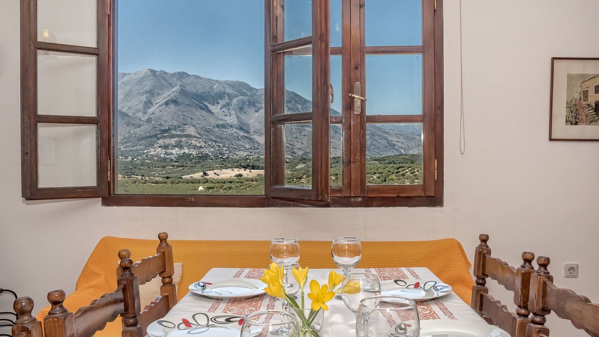 Episkopi House | Charming cottage with a unique view