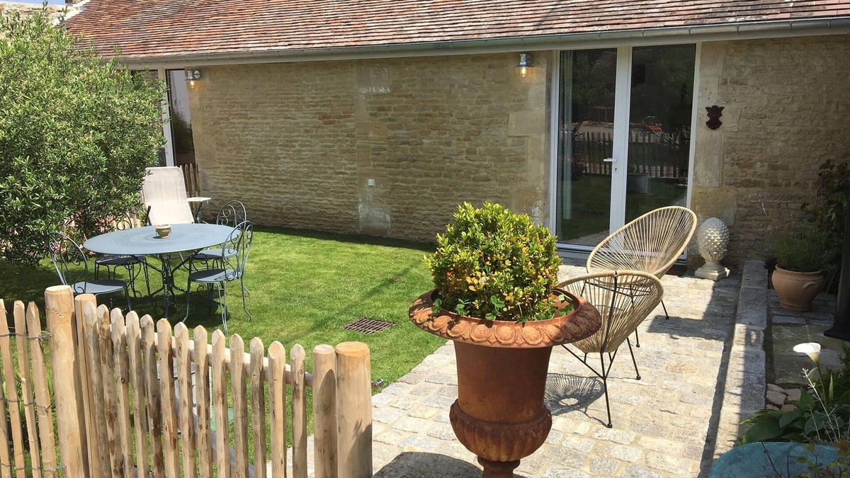 Bernieres-sur-Mer House | Charming cottage with garden and wood-burning stove 250 m from the beach