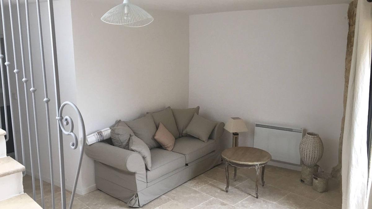 Vers-Pont-du-Gard House | Charming cottage in the heart of the village, terraces, shaded patio