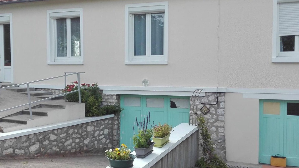 Muides-sur-Loire Cottage | Charming Cottage with Private Yard, Near Loire Castles and Cycling Routes
