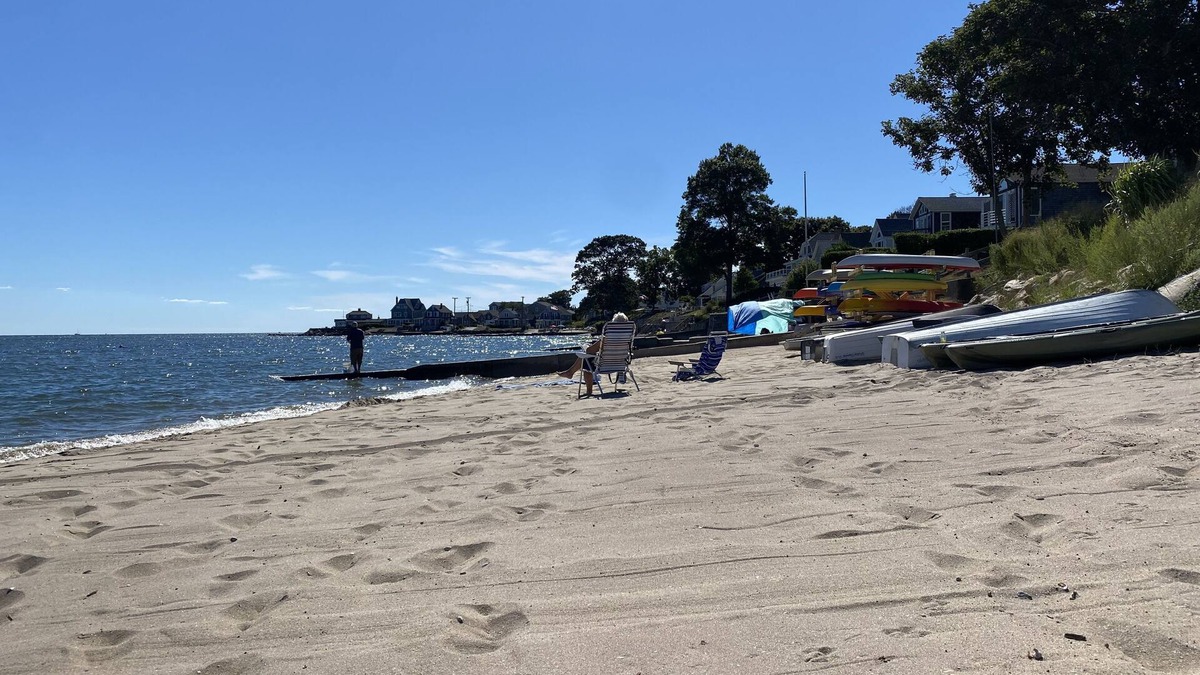 Westbrook Center Cottage | Charming cottage - 330 steps from beautiful Chapman Beach