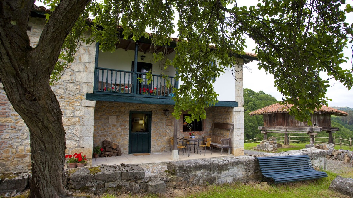 Vallobal Cottage | Charming cottage and wonderful views of Picos de Europa.