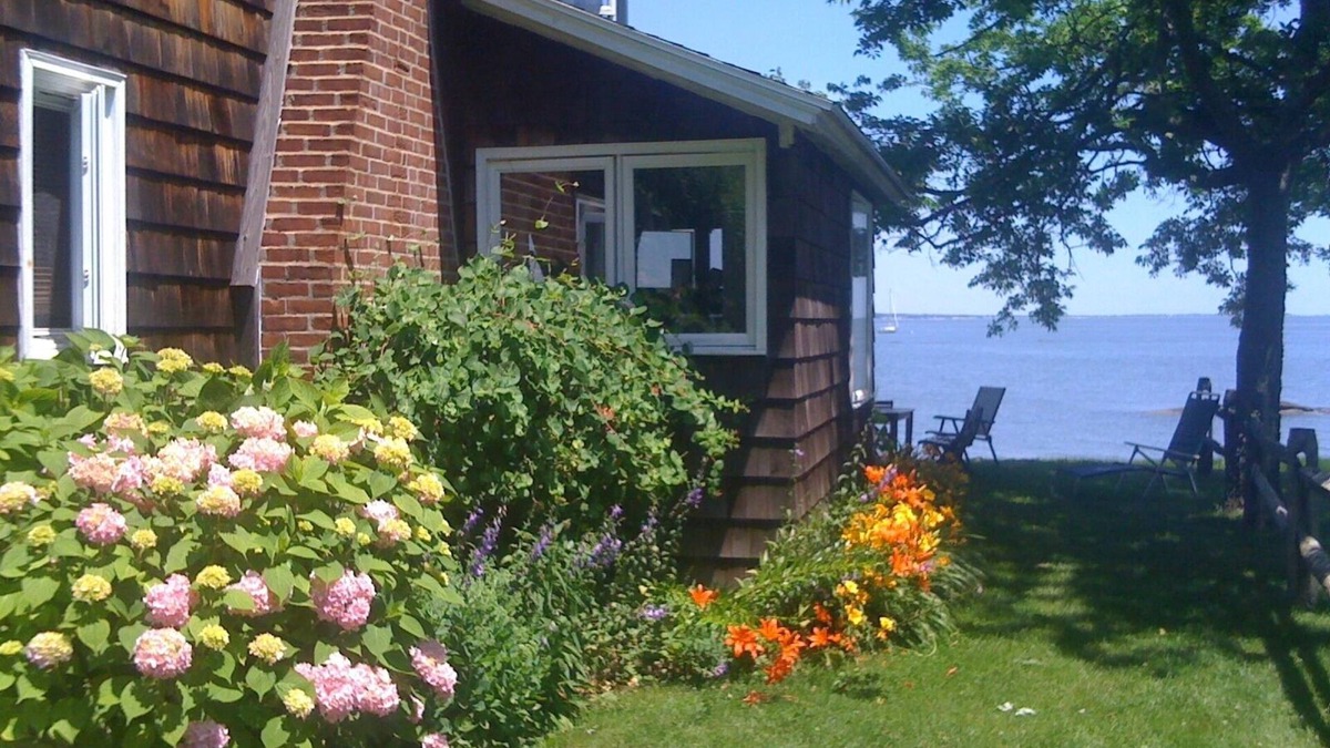 Guilford House | Charming cottage by the sea