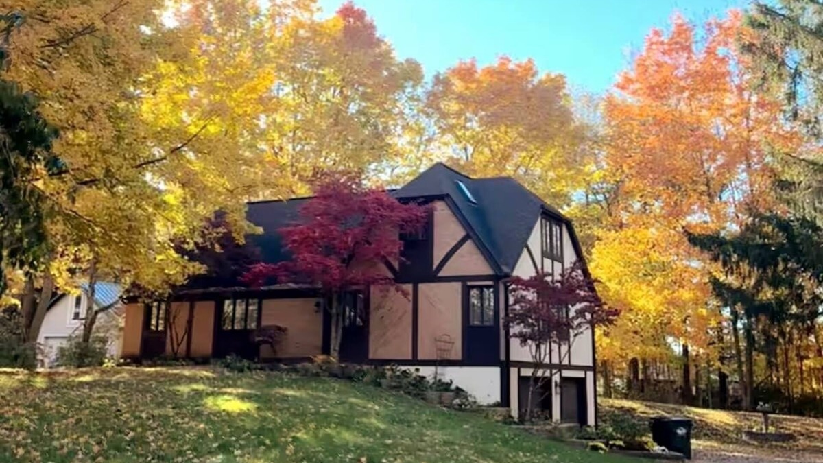 Powell House | Charming Cottage Columbus Zoo, Entire Family Stay! 5 Bedrooms! 7 Mins to Zoo!