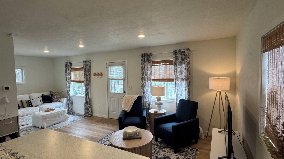 King Cottage | Charming Cottage conveniently located in Waupaca
