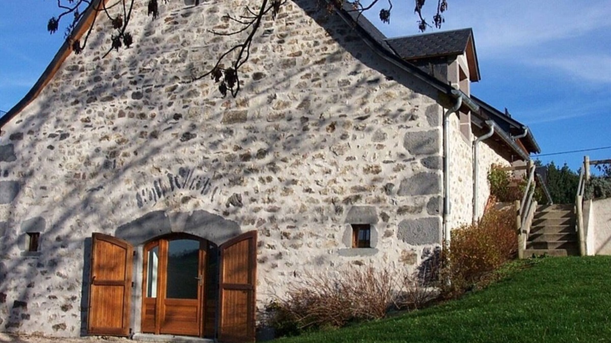 Jaleyrac Cottage | Charming Cottage for 4 with View, Near Lake and Castles, Hiking Trails, WiFi