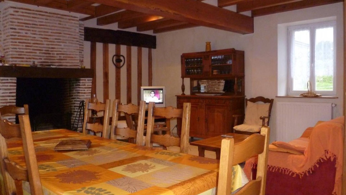Cour-Cheverny Cottage | Charming Cottage in the Heart of Loire Castles with Garden, Fireplace, and Modern Amenities