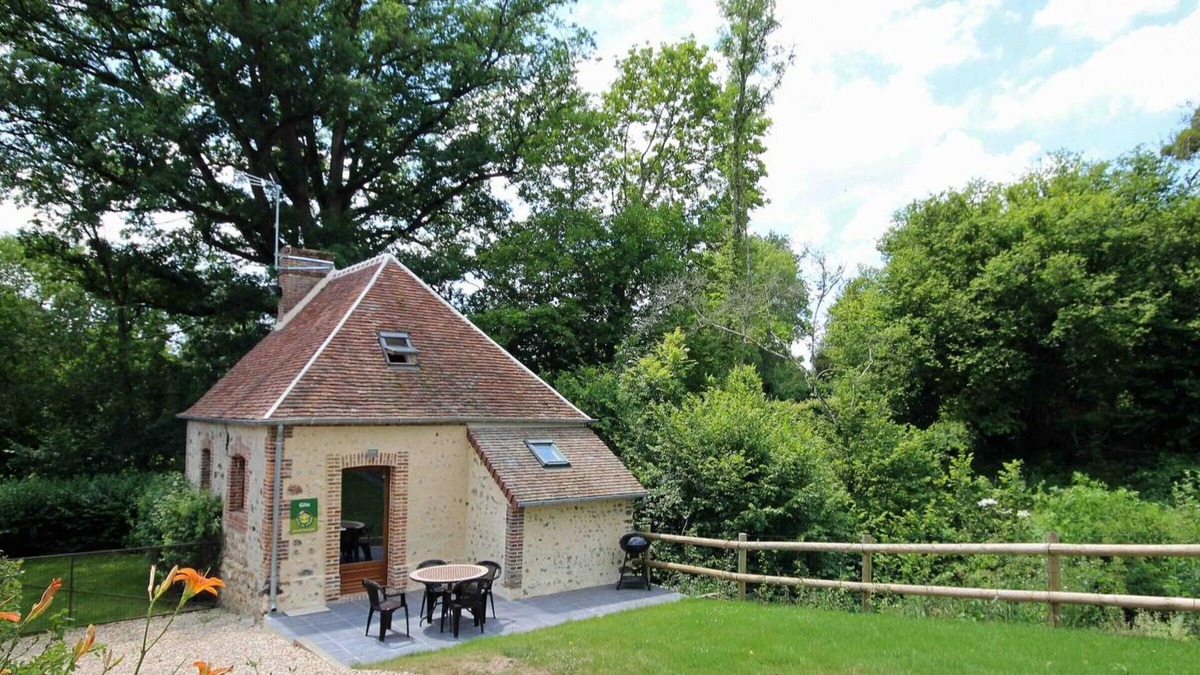 Marchainville Cottage | Charming Cottage with Terrace, Amenities, and Nearby Fishing Pond in Longny's Forest