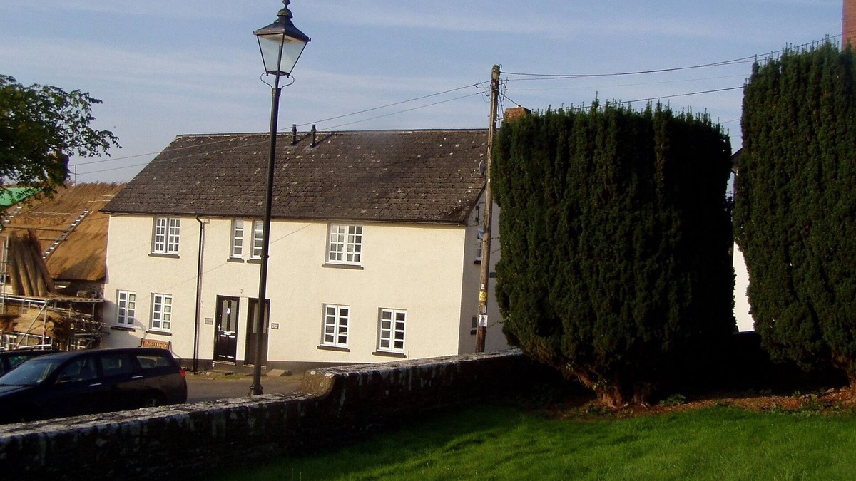 Chittlehampton Cottage | Charming Cottage overlooking the square in Chittlehampton Village