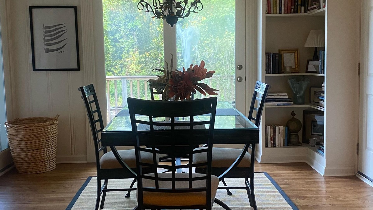 North Brookhaven House | Charming Cottage In Brookhaven