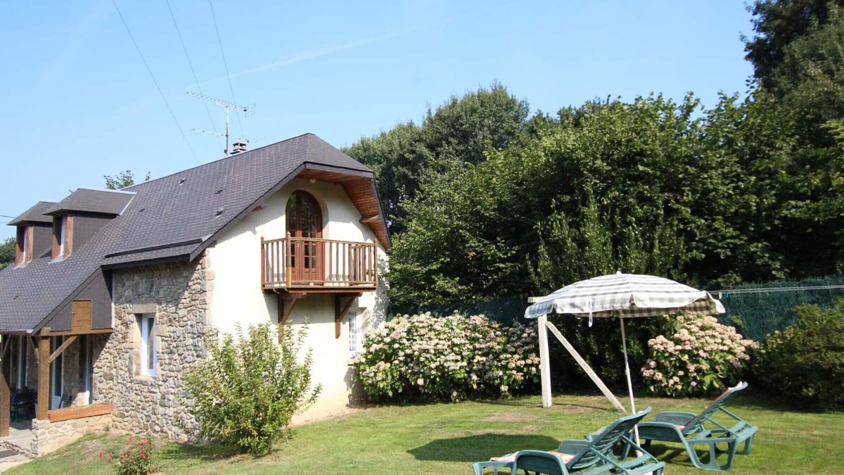 Cambernon Cottage | Charming Cottage in Cambernon - Fireplace, Enclosed Garden, WiFi, Sleeps 4