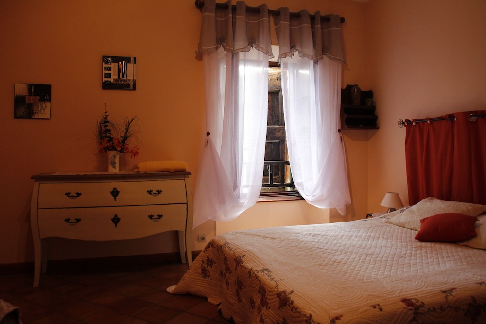 Compeyre House | Charming cottage in Compeyre, medieval town, near Millau viaduct and Gorges du Tarn