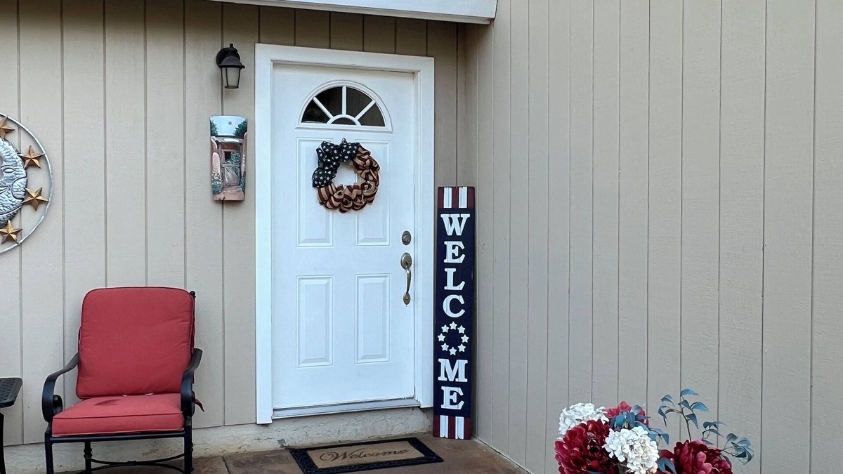 Loomis Cottage | Charming cottage in delightful Loomis