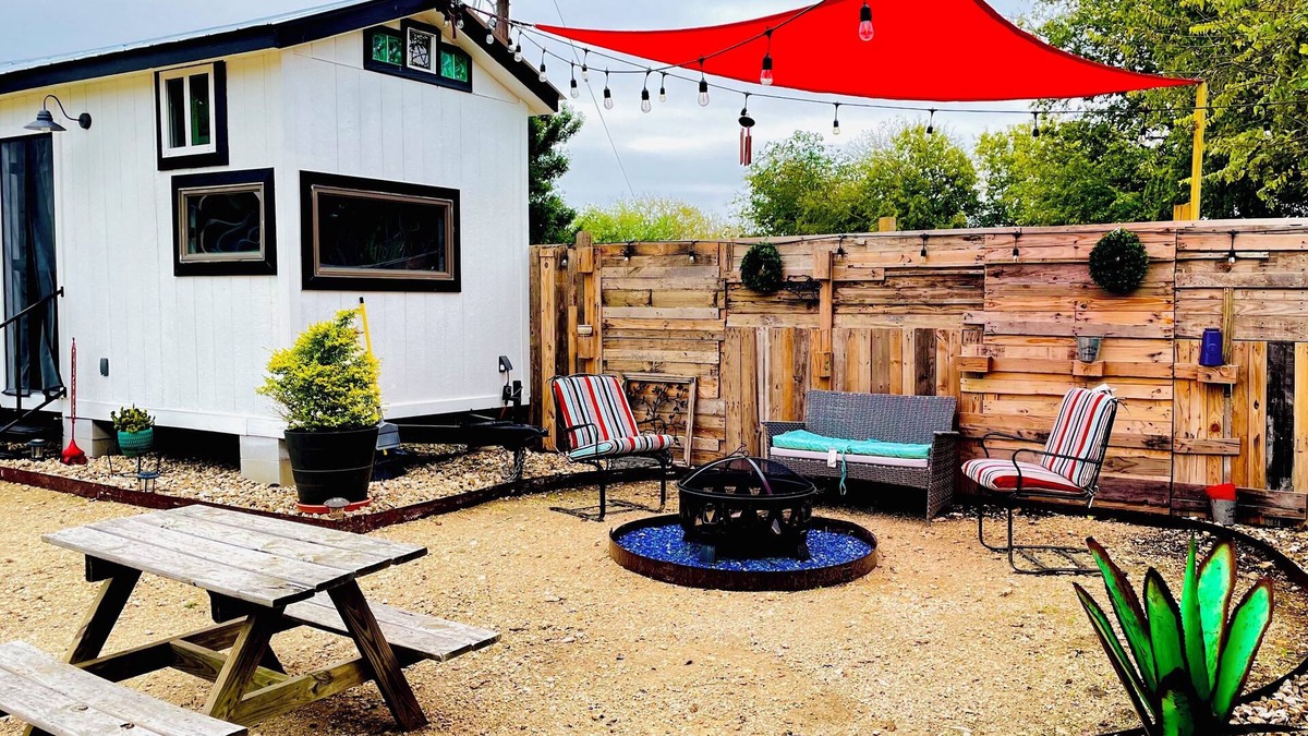 Kyle Cottage | Charming cottage in delightful Kyle with AC, WiFi