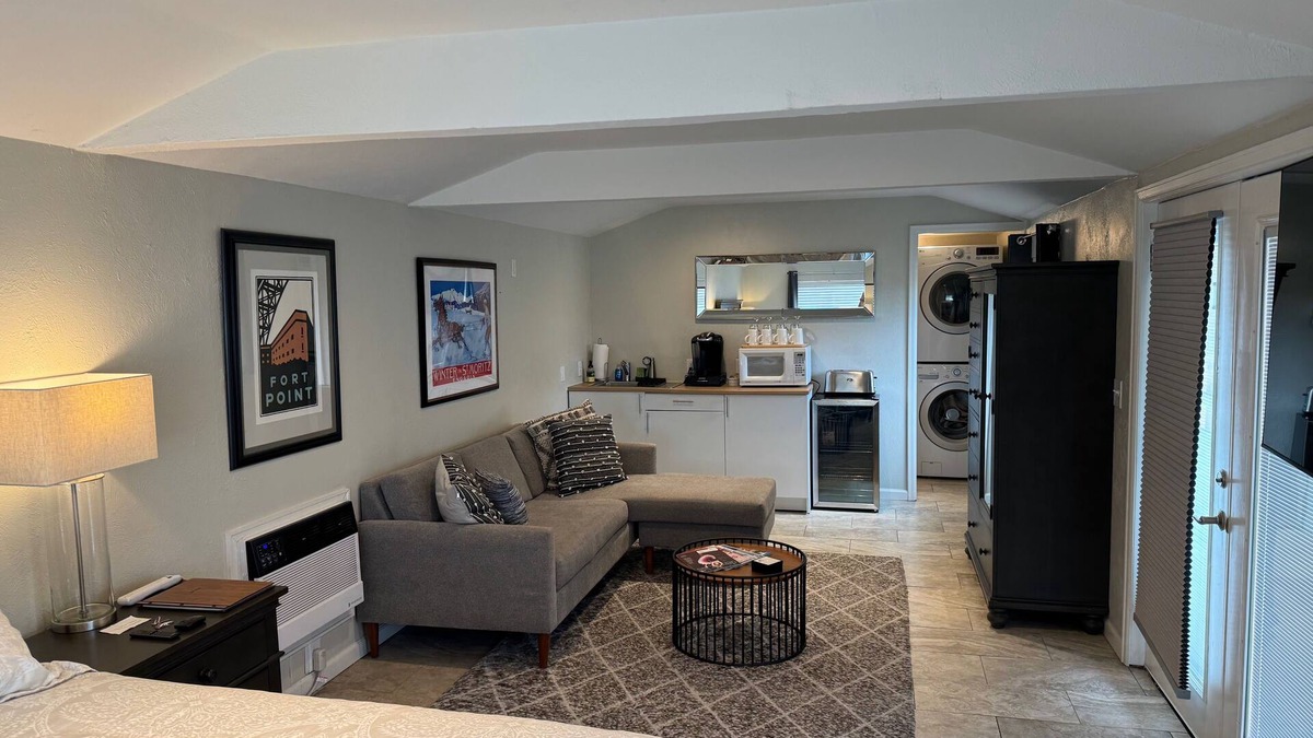 Speer Cottage | Charming cottage in Denver, near Broadway and the Baker district
