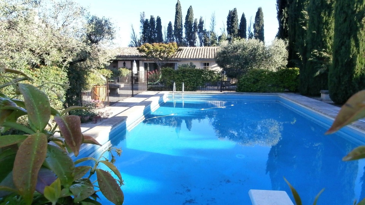 Saint-Andiol Cottage | charming cottage in the heart of Provence
