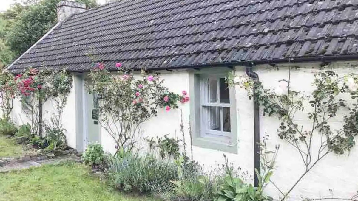Glenlivet Cottage | Charming cottage in Glenlivet on the edge of the Cairngorms National Park.