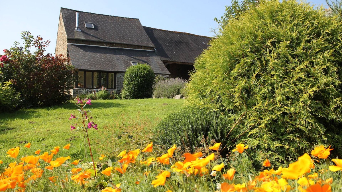 Sougeal House | Charming cottage in peace between countryside and sea! With family, friends .