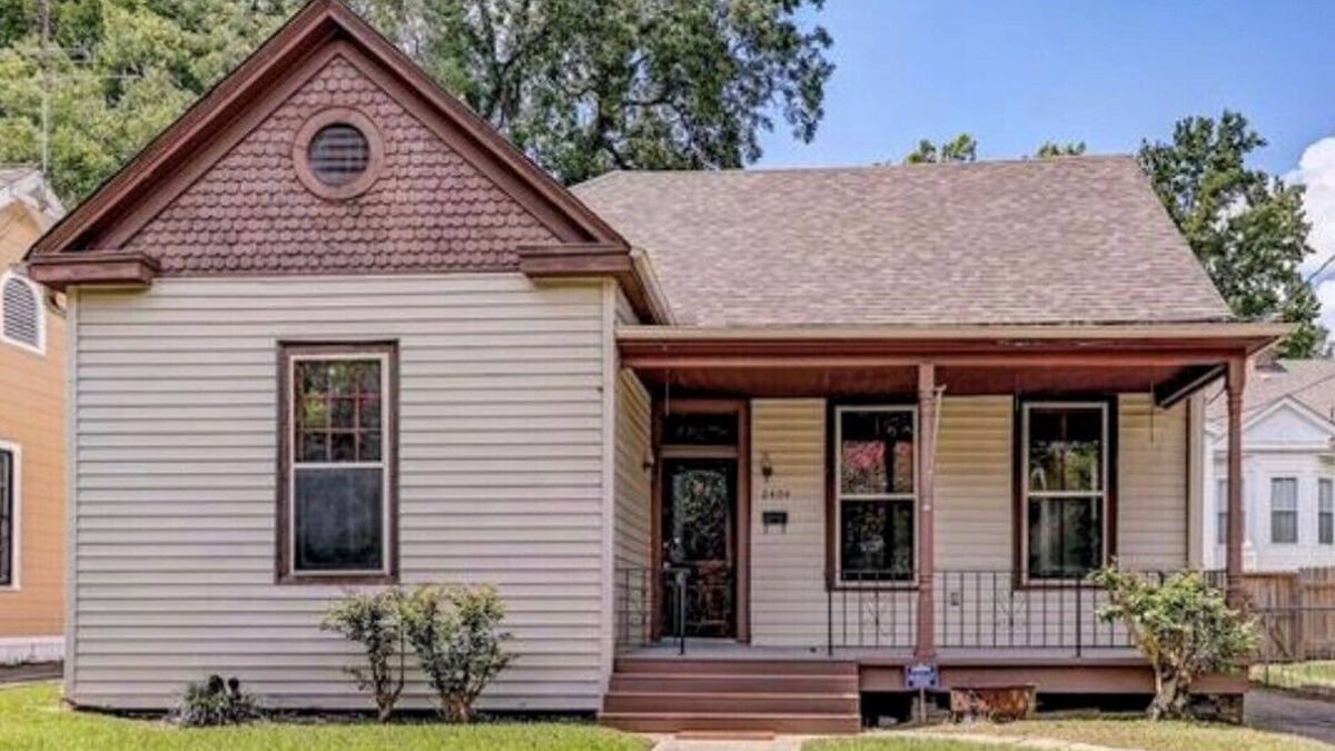 Vicksburg Cottage | Charming cottage in the heart of the city!