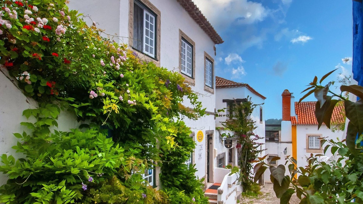 Obidos House | Charming cottage inside Óbidos castle