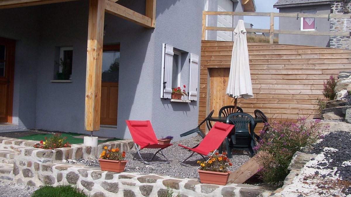 Les Estables Cottage | Charming cottage "Le Seneçon" in a small village where you can relax