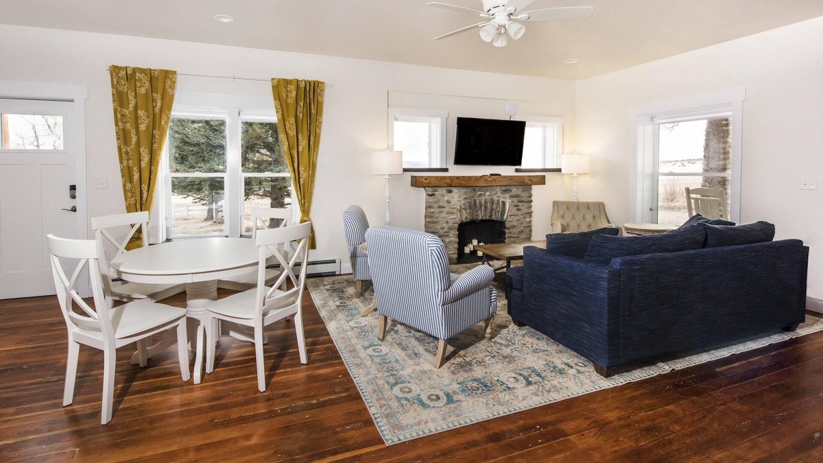 Hillside Cottage | Charming Cottage-Mountain & Valley Views-Dark Sky