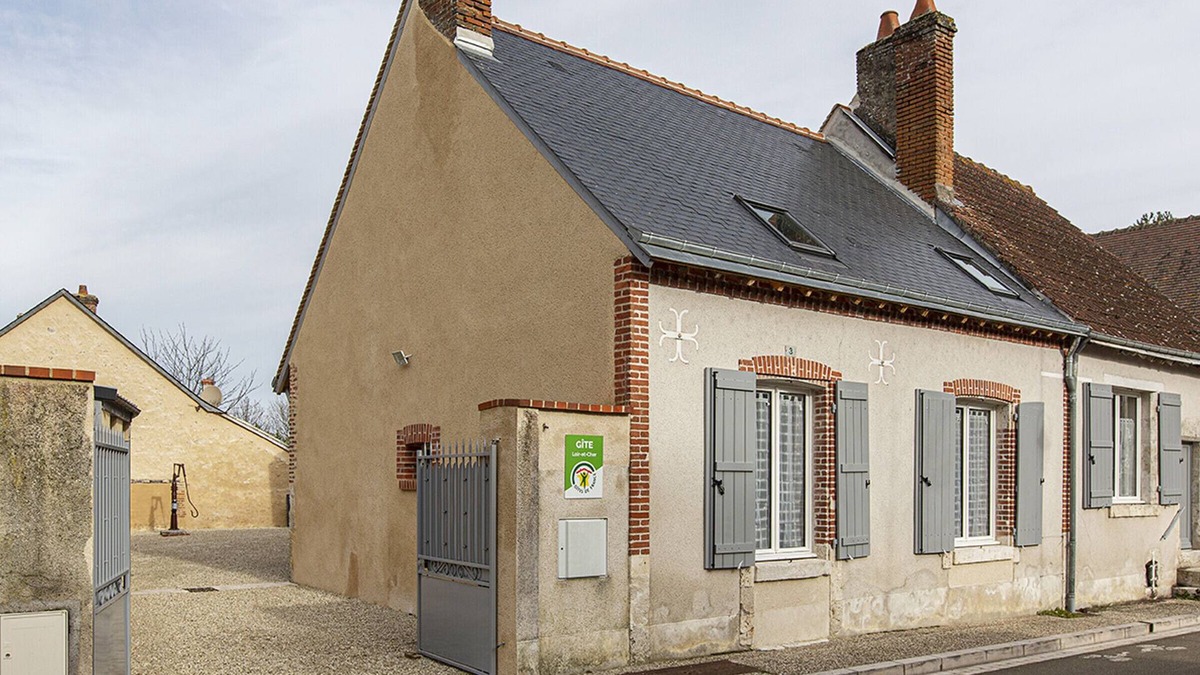 Cheverny Cottage | Charming Cottage Near Cheverny Castle - Modern, Spacious, and Quiet with Private Garden