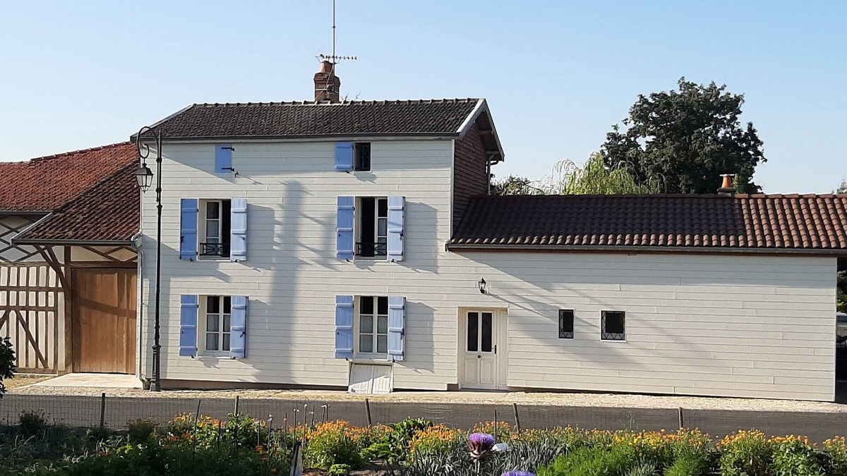 Frampas Cottage | Charming Cottage near Lac du Der: Garden, Garage, and Central Heating