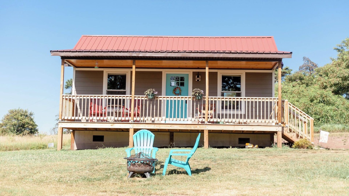 Points Cottage | Charming Cottage on 15 Acre Farm near Romney, WV