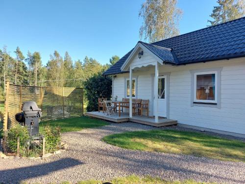 Gnesta House | Charming cottage on Kvegero