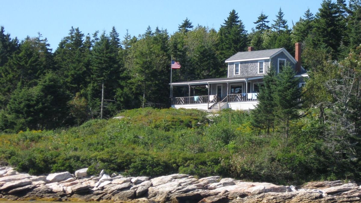 Friendship Cottage | Charming cottage overlooking the islands of Muscongus Bay