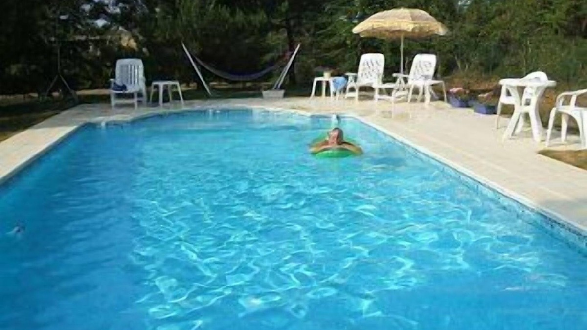 Frayssinet Cottage | Charming Cottage- Pet Friendly,Heated Pool,Mature Gardens, Couples,Barbecue,WIFI