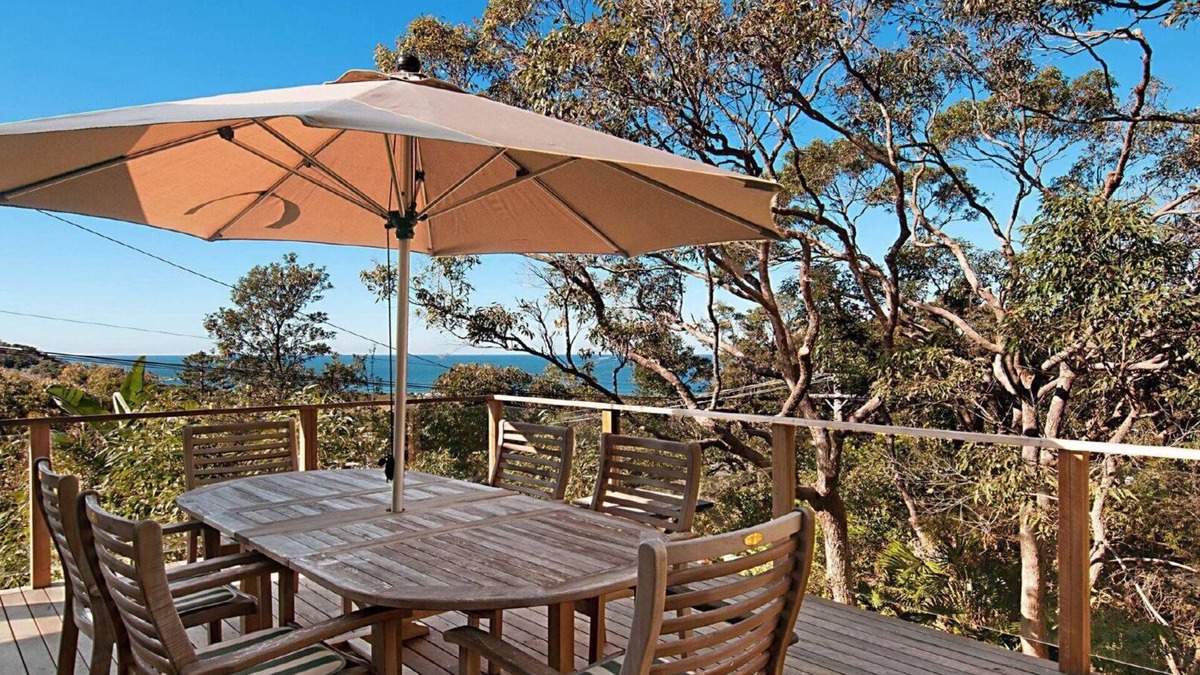 Hardys Bay House | 'Charming Cottage Retreat' by Accom Holidays