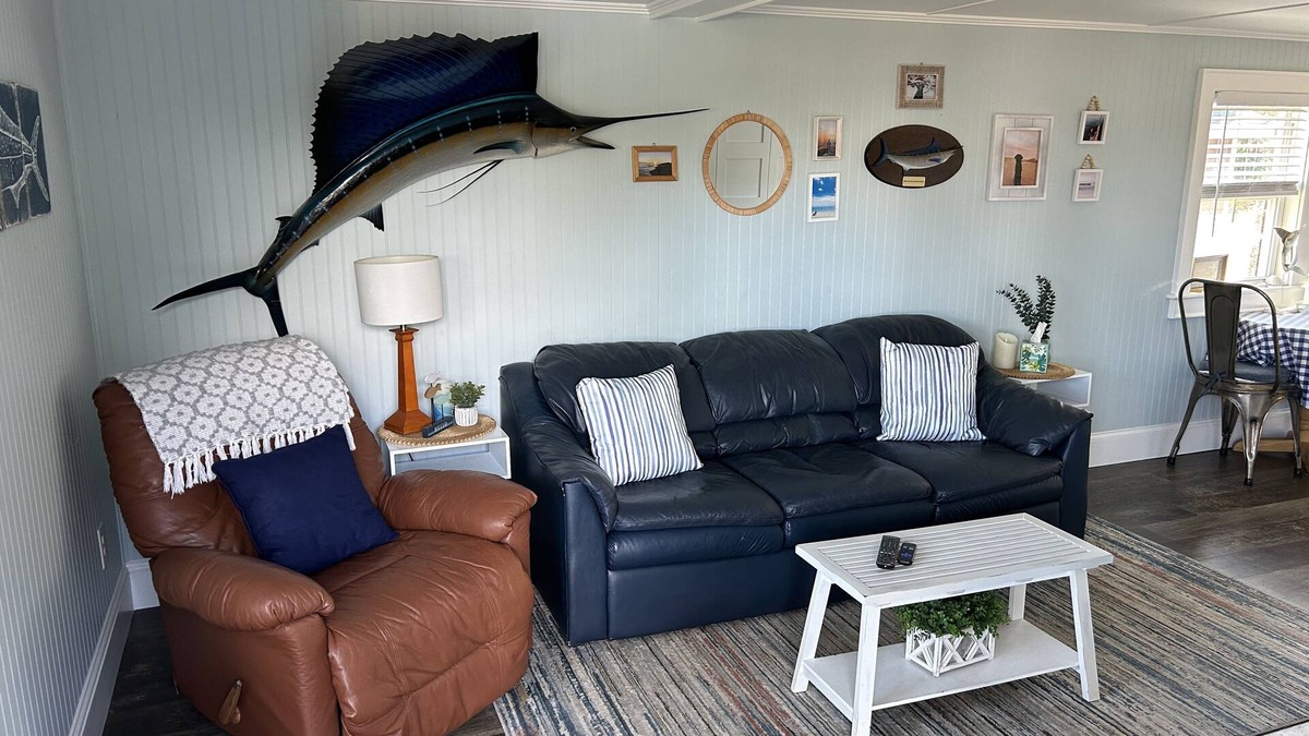 Frisco House | Charming Cottage Retreat in Frisco