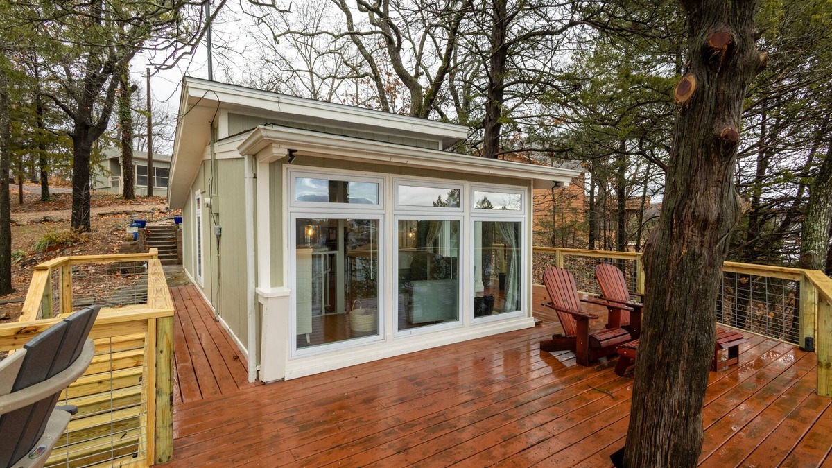 Shell Knob Cottage | Charming Cottage-Romantic-Table Rock Lake Views-Silver Dollar City-Hot Tub-WiFi