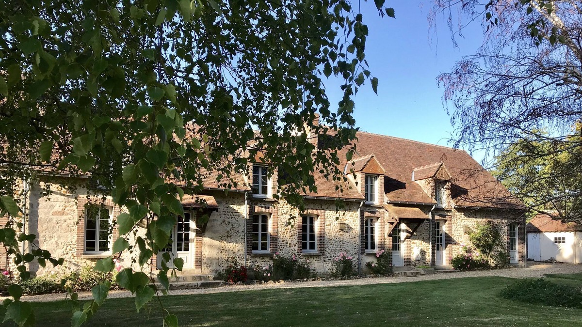 Courtenay Villa | Charming cottage, sleeps 12, nestled in 3.7 hectares of greenery