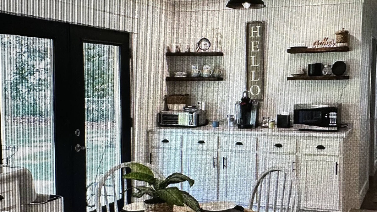 Wiggins Cottage | Charming Cottage-Sleeps 6 by Flint Creek(Pat Harrison) Fishing, Swimming, Biking