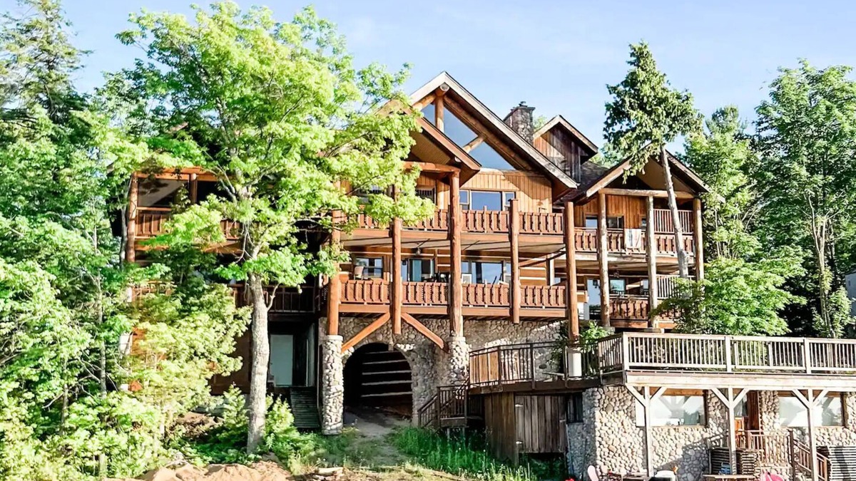 Crowes Landing Cottage | Charming Cottage Suite, superb Stoney Lake location-fabulous view, pet friendly