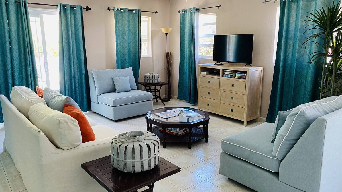 Leeward Settlement Cottage | Charming Cottage