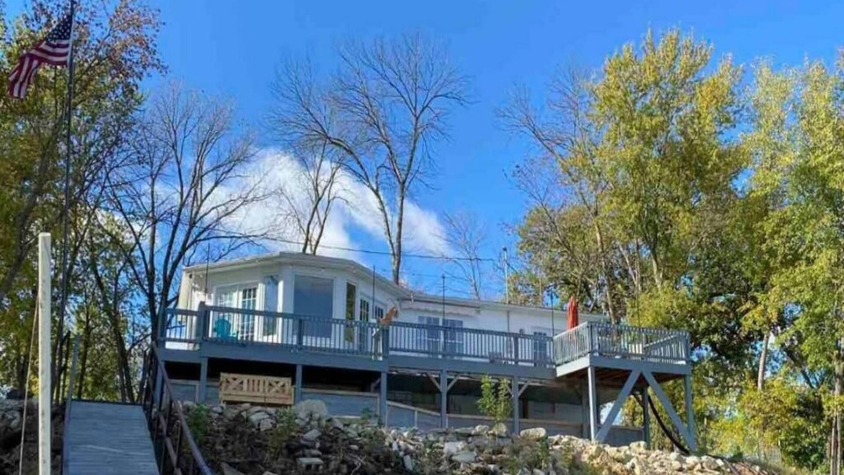 Tebbetts House | Charming Cottage on Osage River in Jefferson City