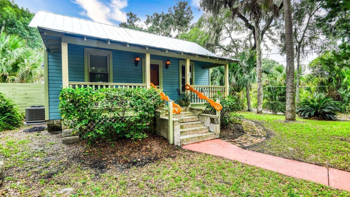 St. Augustine House | Charming Cottage, Bike to Downtown Attractions, Private Fenced Yard, Hot Tub, $300 in Free Tickets!