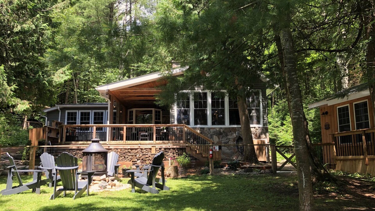 Minden Cottage | Charming Cottage with: Hot Tub; Deck; Wi-Fi; A/C; BBQ; Firepit; Dock: Pets OK!